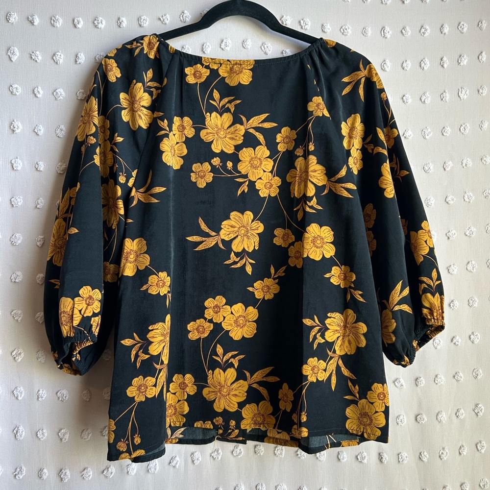 Sanctuary Floral Button Front‎ 3/4 Balloon Sleeve Floral Top Sz M Black Yellow - Picture 2 of 5
